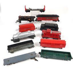 Toy Train (10), 5465 Tank Car, 6007 Caboose, 642 American Flyer Train Car,