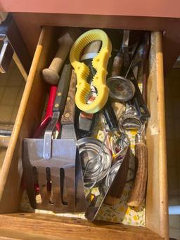 2 kitchen drawers of utensils