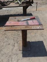 Steel Welding Table w/Vise (Square X-small Size)