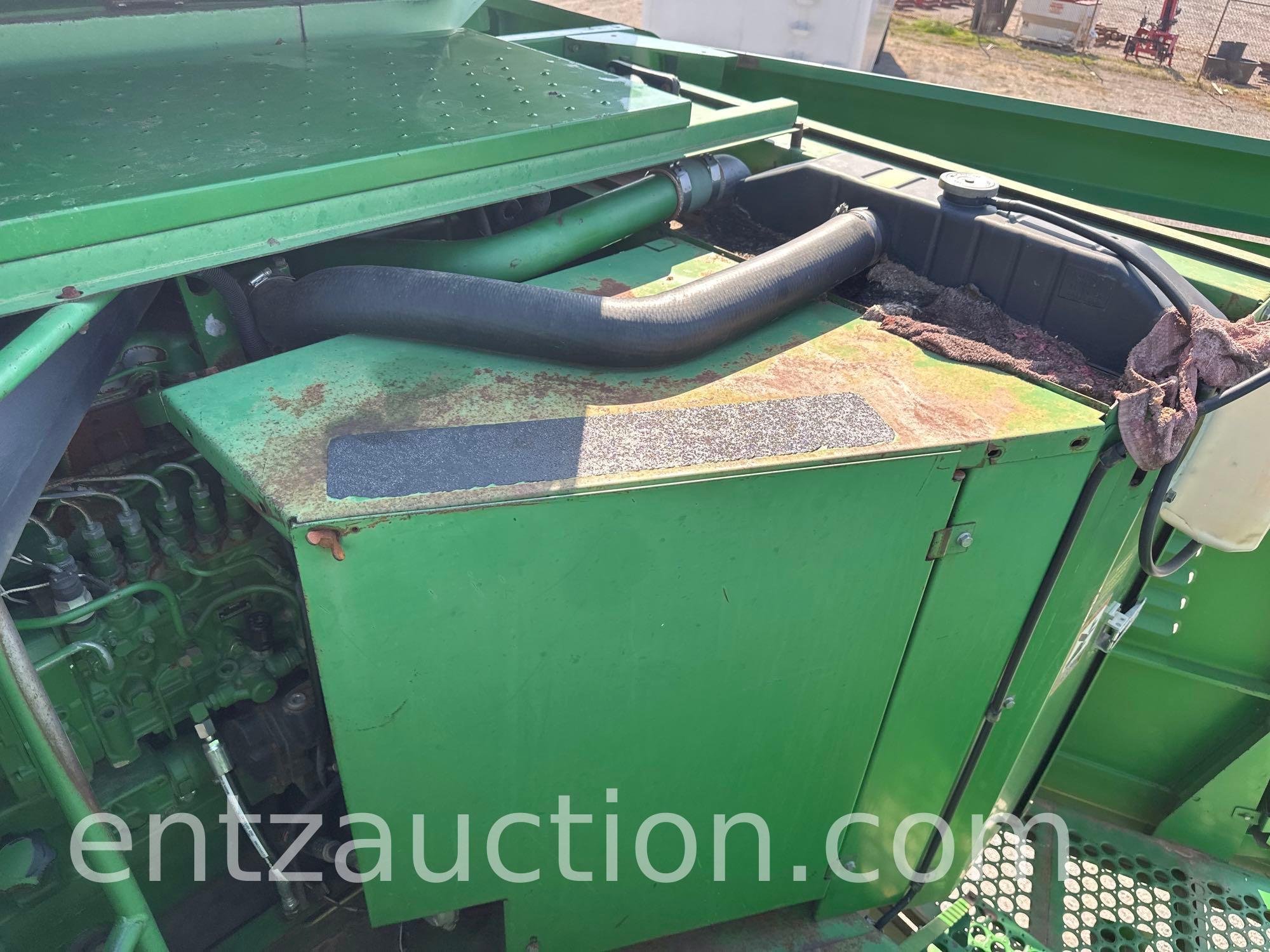 1995 JD 9600 COMBINE, DIESEL, 18.4R38 DUALS,