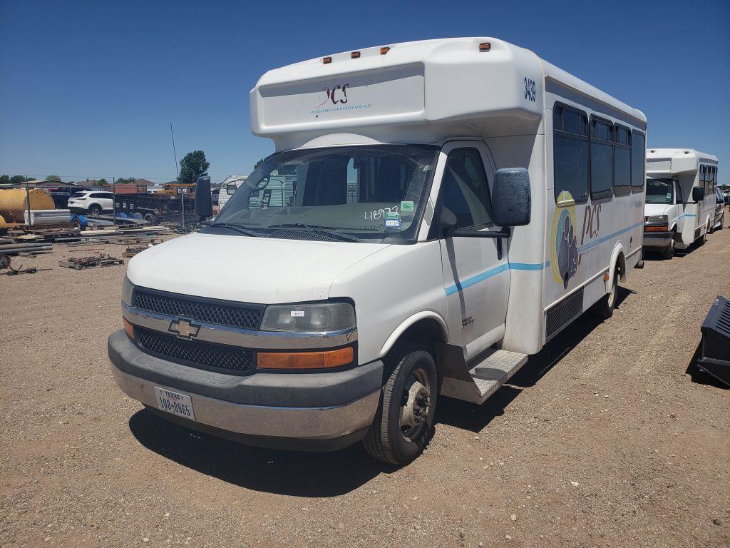 2011 Chevrolet Express 4500 Shuttle Bus