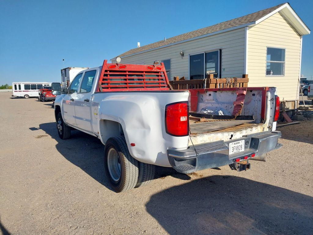 2017 Chevrolet Silverado 3500 W/T Crew Cab / LWB 4D