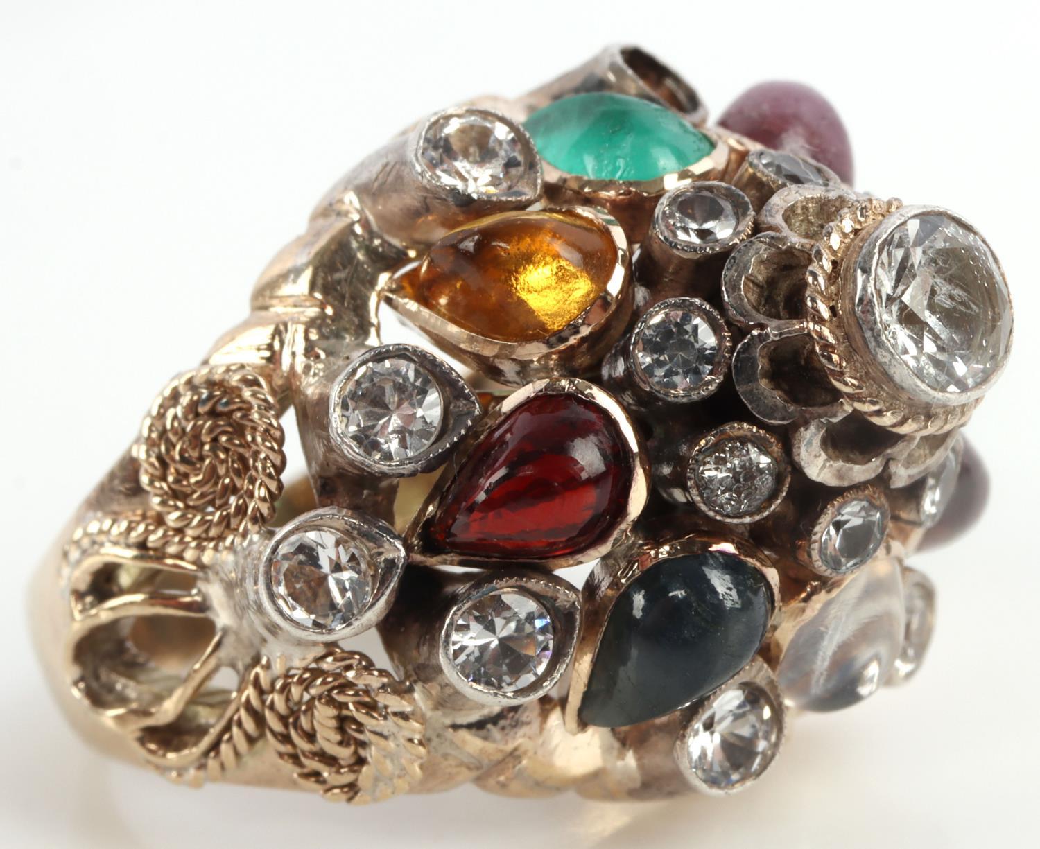 14 KT GOLD AND GEMSTONE THAI PRINCESS RING