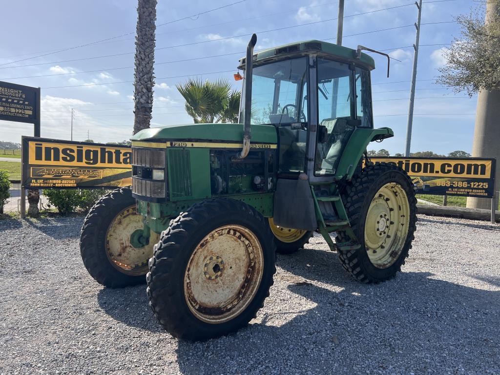 John Deere 7210 Tractor