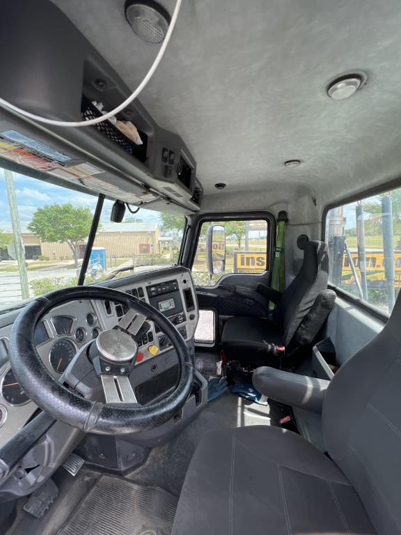 2018 Mack Cxu613 Day Cab Semi Truck W/t R/k