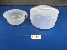 TUPPERWARE MIXING BOWL AND CAKE COVER