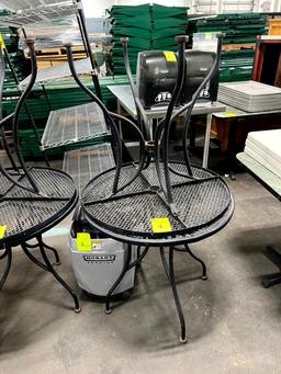 Round Outdoor Patio Tables