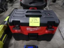 Milwaukee portable vacuum w/ battery