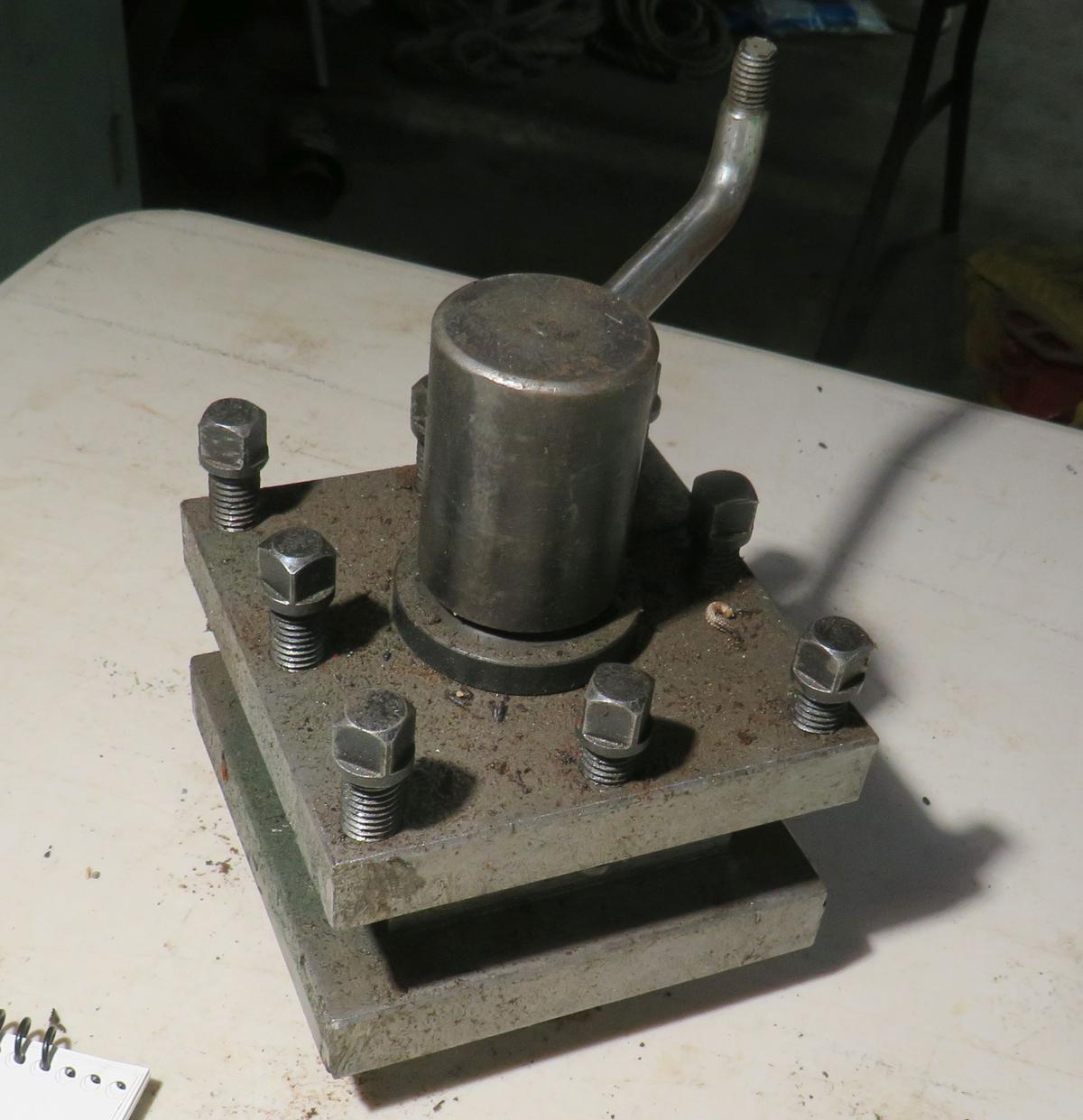Leigh tool holder for lathe