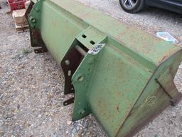 8736 JOHN DEERE LOADER BUCKET