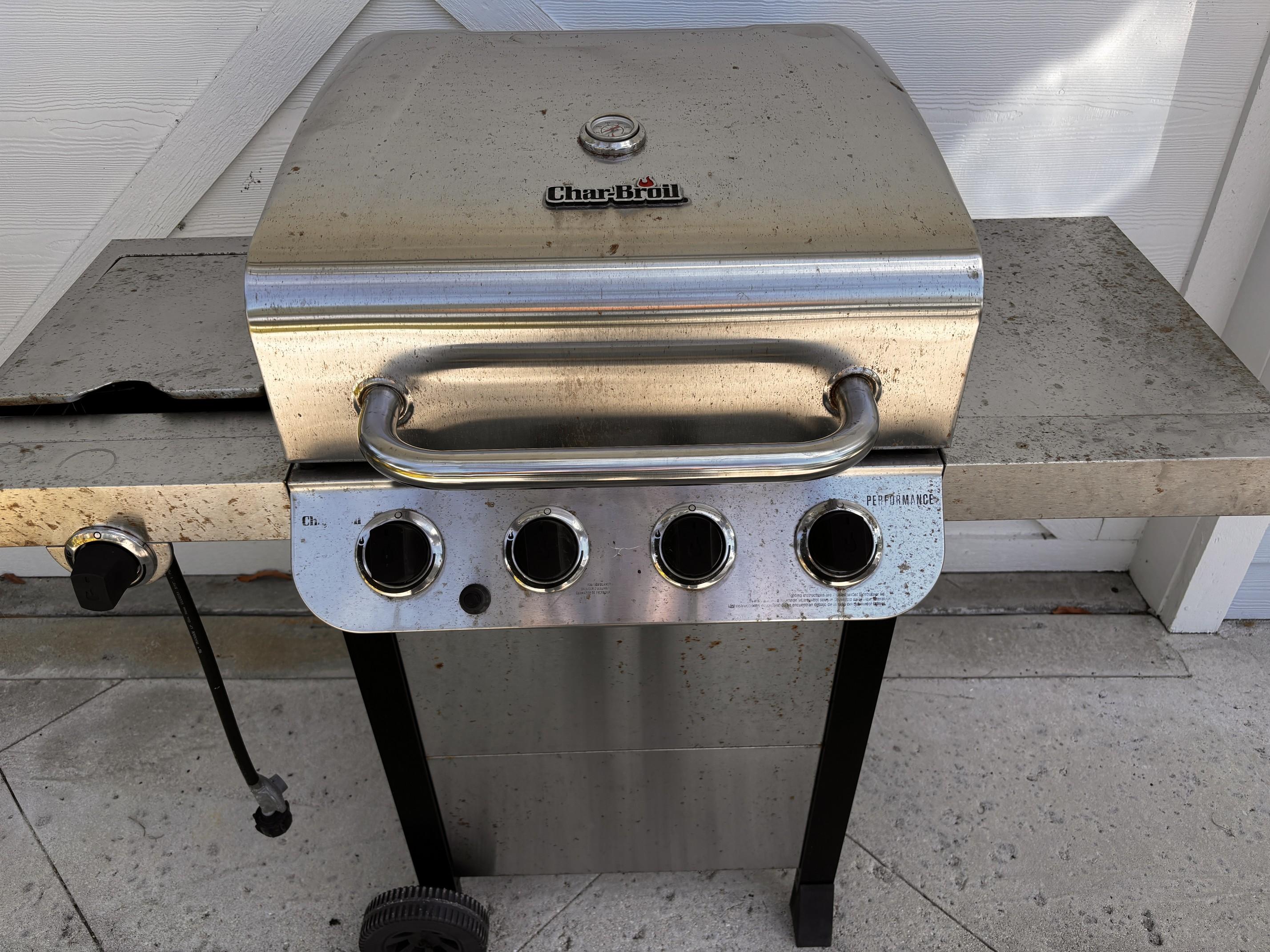 Char-Broil LP Gas Grill / BBQ Grill