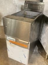 BRAND NEW FryMaster 45 LB Commercial Fryer / Deep Fryer - This unit runs on gas and comes complete -