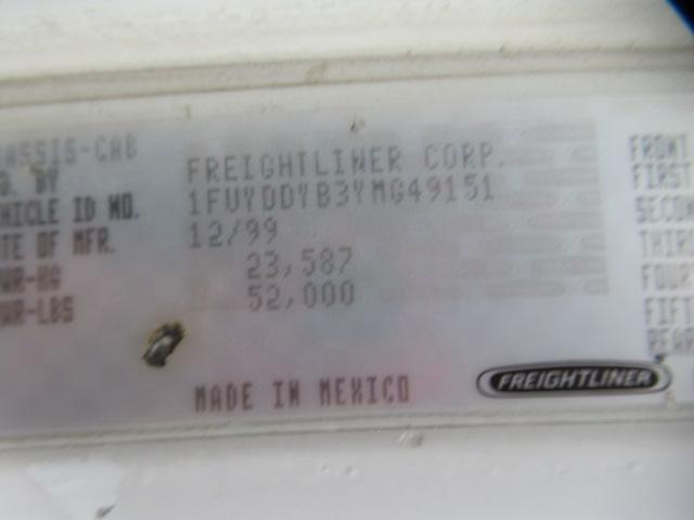 2000 FREIGHTLINER FLD120 TANDEM AXLE SLEEPER CAB