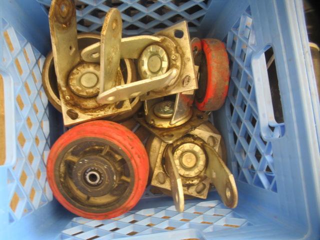 ASSORTED SWIVEL & STATIONARY CASTERS