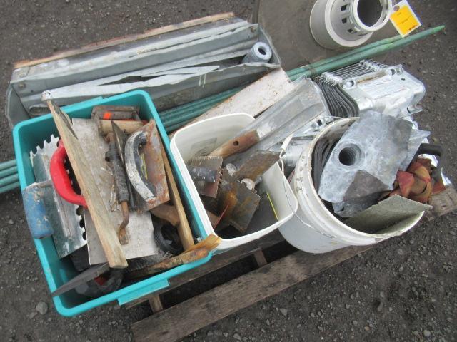 APPROX (35) CEMENT FOUNDATION PLATES, & ASSORTED CONCRETE/CEMENT HAND TOOLS