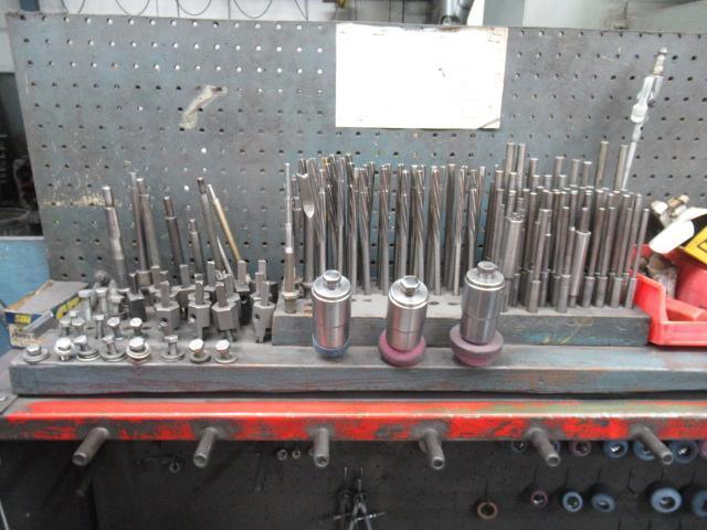 CYLINDER HEAD BENCH W/ VALVE GUIDE & SEAT TOOLING