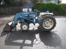 FORD 1500 4X4 TRACTOR W/ FRONT LOADER
