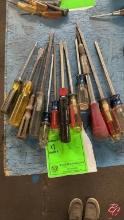 Assorted Lot Of Screwdrivers (One Money)
