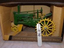 JD Model G Tractor Collector's Edition NIB 1/16th Scale