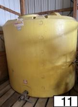 1650 Gallon plastic water tank