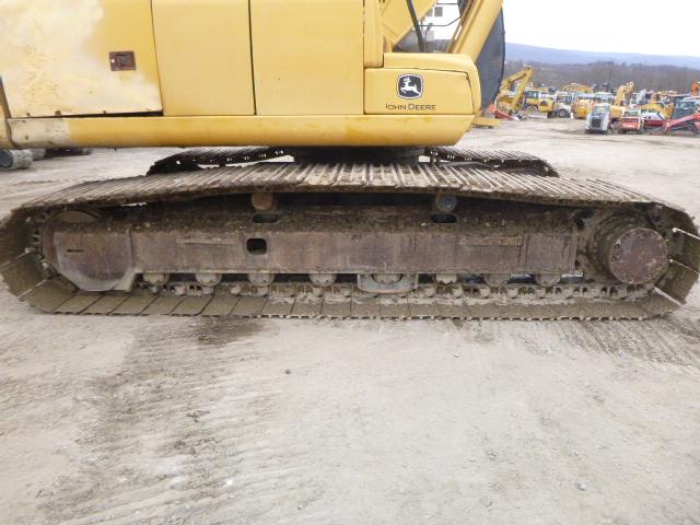 01 John Deere 200CLC Excavator (QEA 9228)