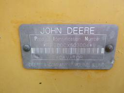 01 John Deere 200CLC Excavator (QEA 9228)
