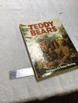 vintage, hardback book of teddy bears, copyright, 1980