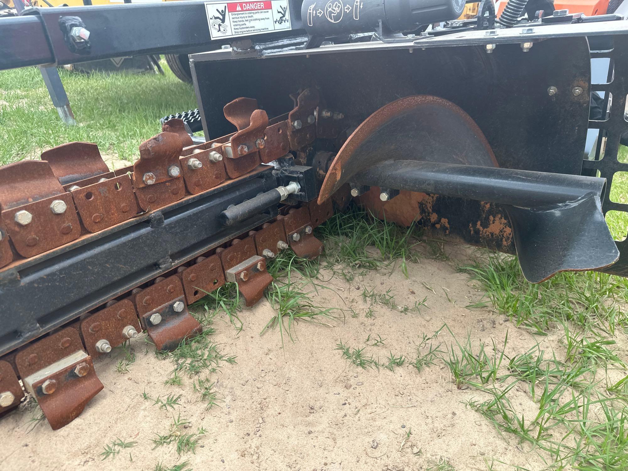 JOHN DEERE TR48B QUICK ATTACH HYD TRENCHER