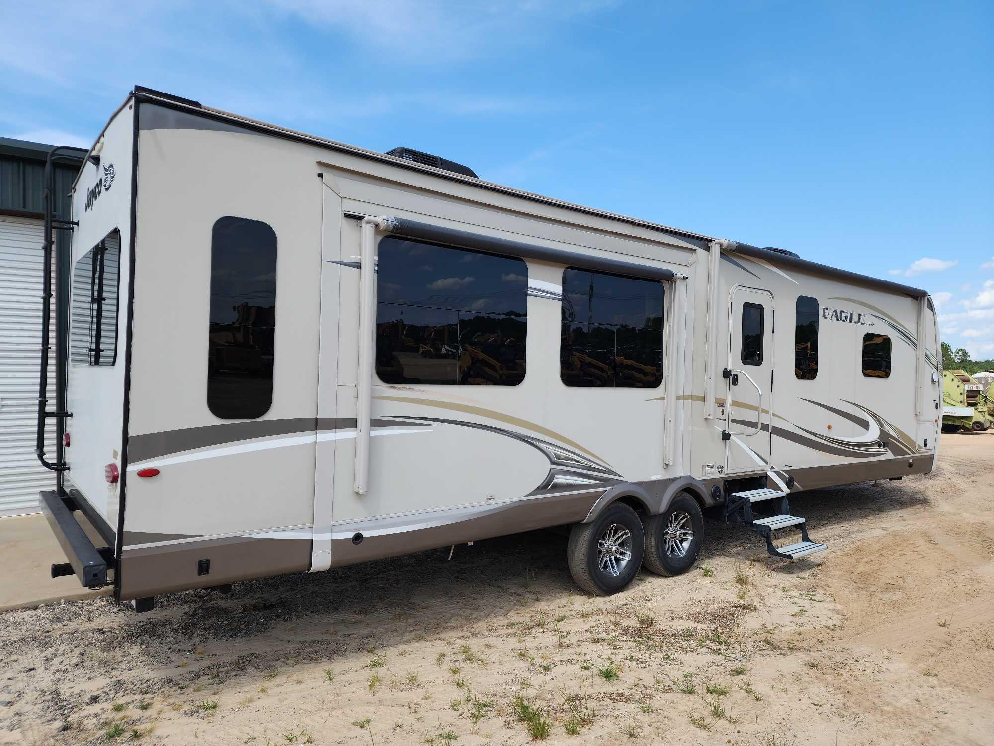 2018 JAYCO EAGLE SERIES 32' RV CAMPER