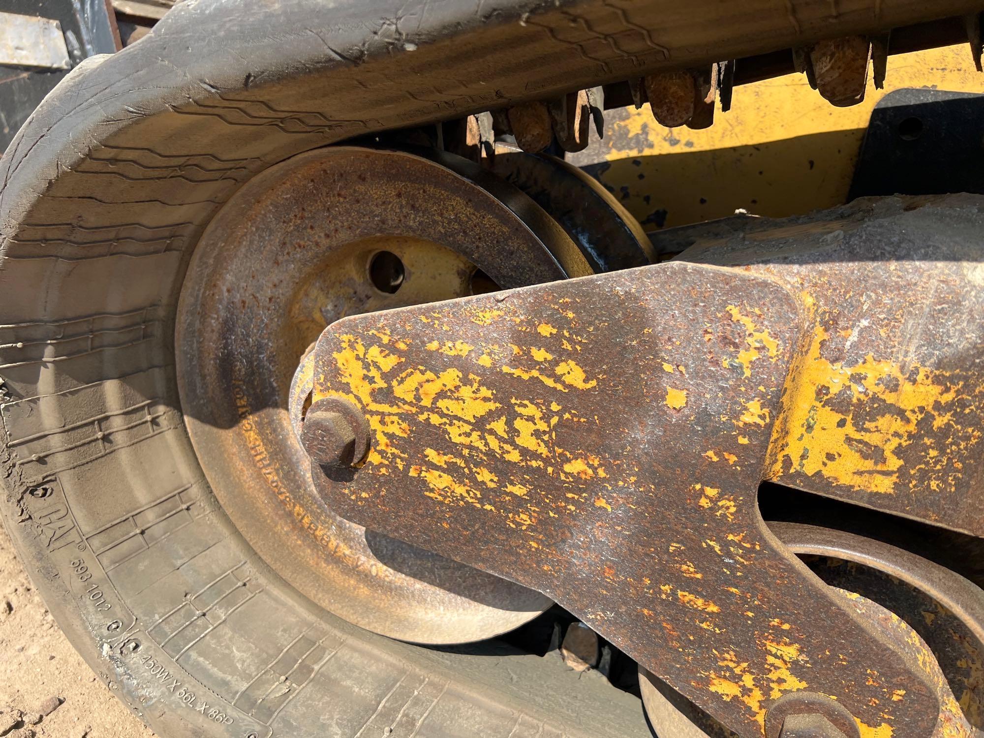 CATERPILLAR 279C SKID STEER