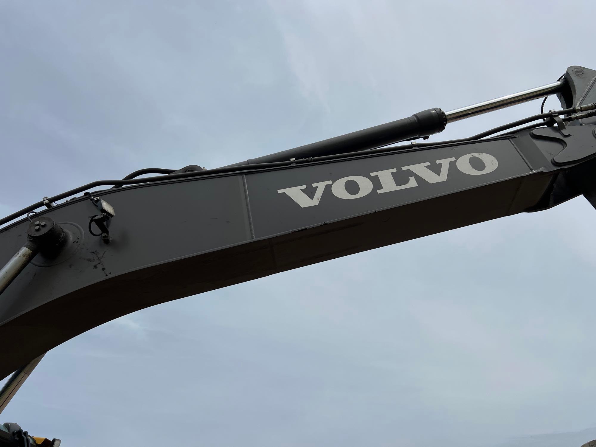 2022 VOLVO EC200EL EXCAVATOR