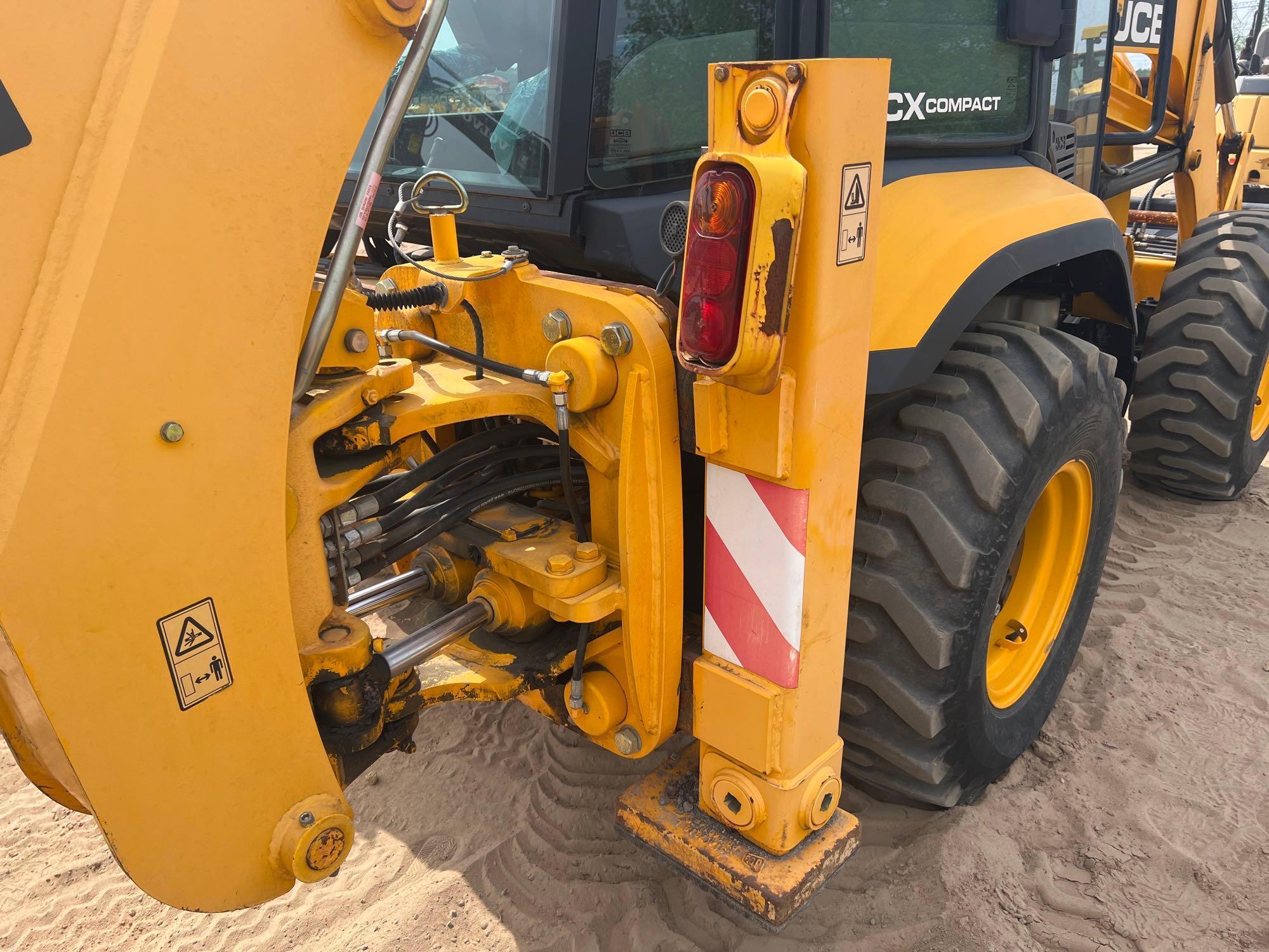 2016 JCB 3CX COMPACT BACKHOE