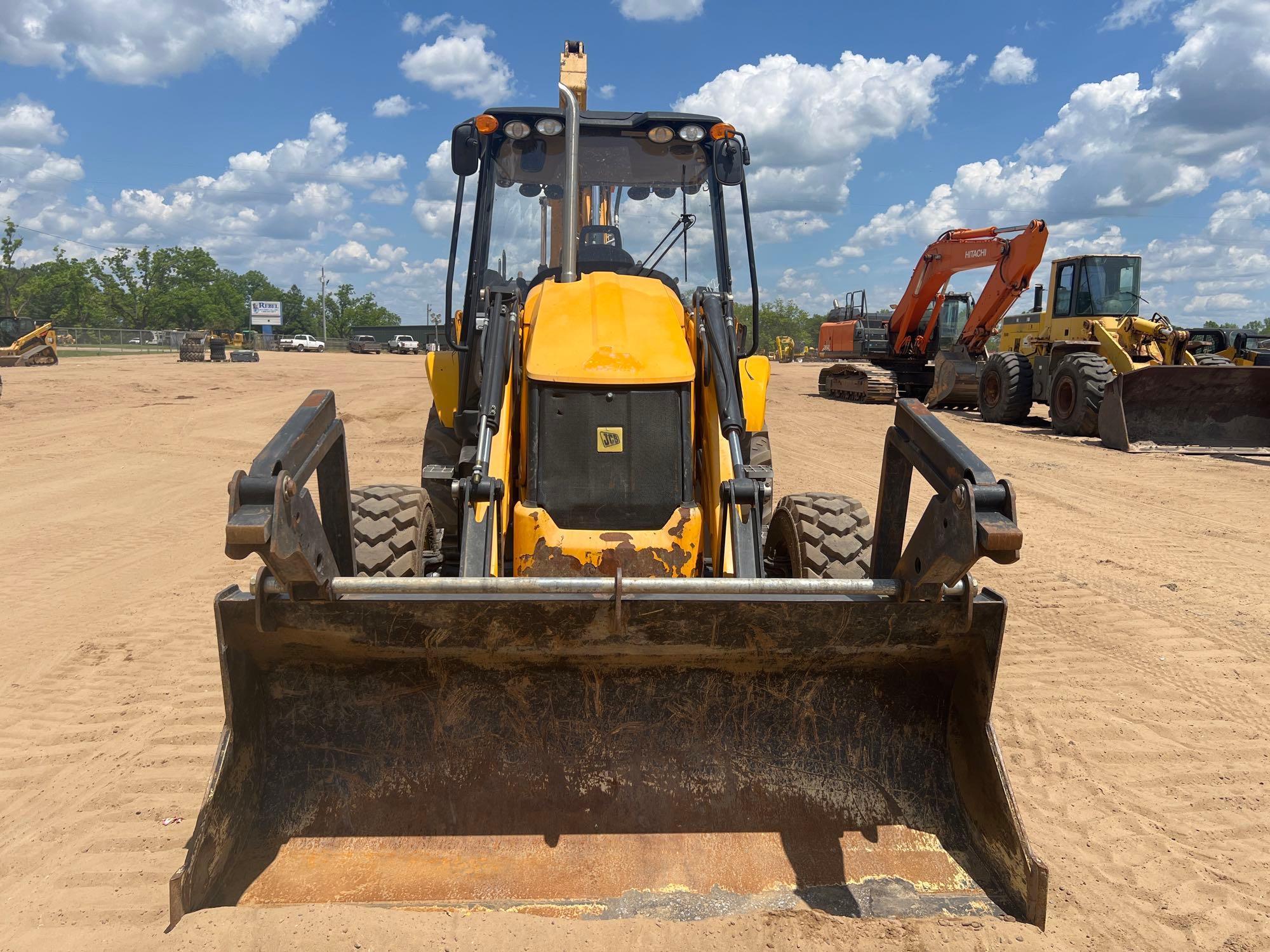 2020 JCB 3CX BACKHOE