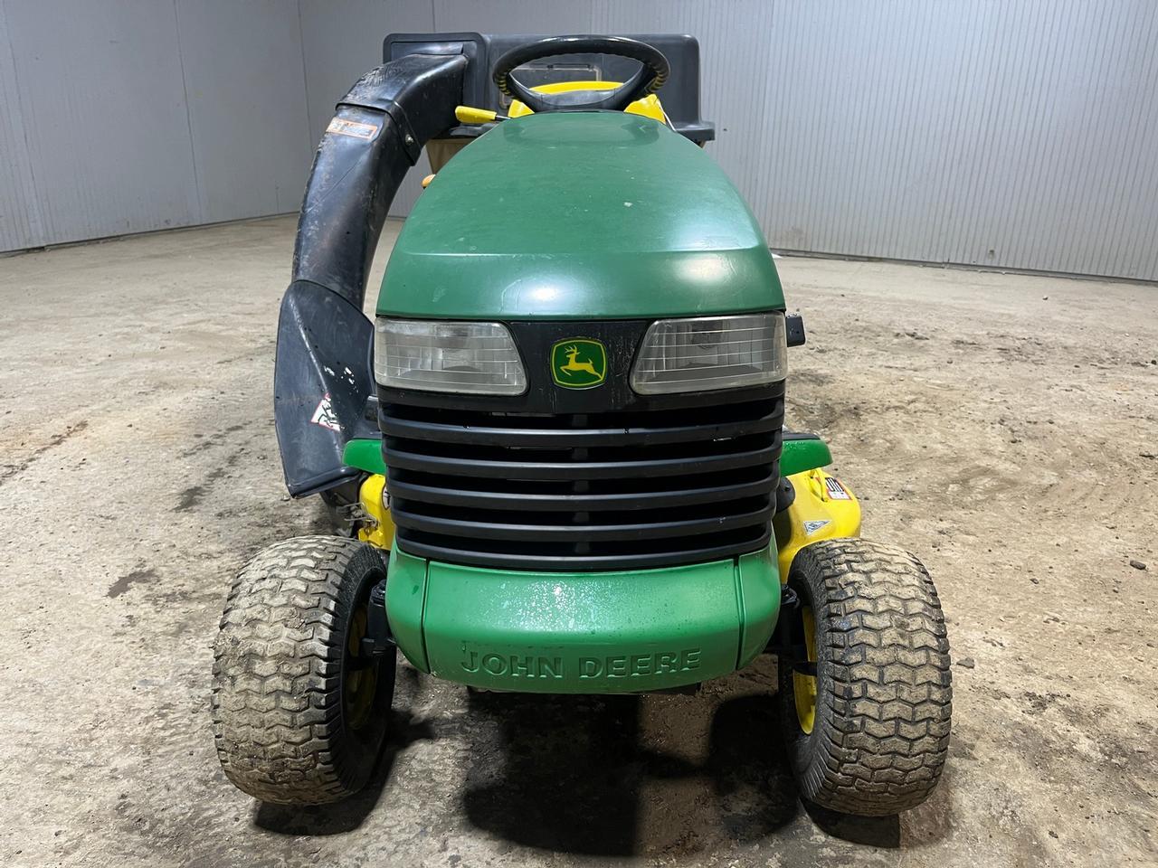 John Deere LT150 Lawn Tractor