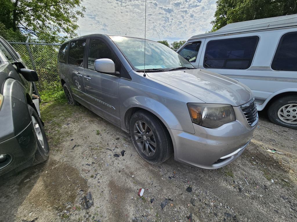 2014 Chrysler Town and Country Tow# 13984