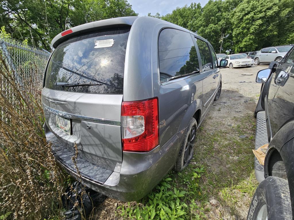 2014 Chrysler Town and Country Tow# 13984