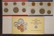 1990 US MINT SET (UNC) P/D (WITH ENVELOPE)