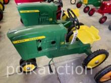 JOHN DEERE 10 3-HOLE PEDAL TRACTOR