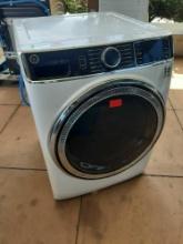 GE 5.0 Cu Ft High Efficiency Stackable Smart Front Load Washer*PREVIOUSLY INSTALLED*