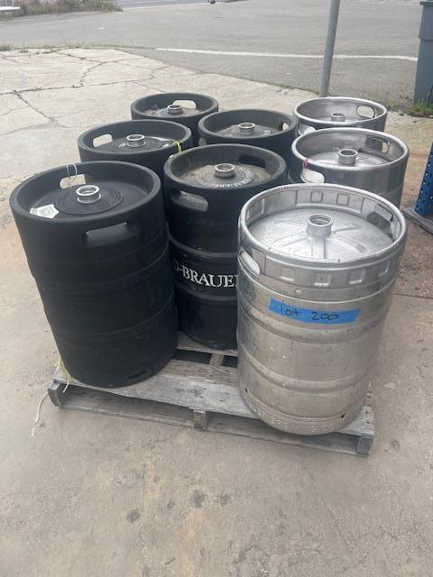 8x Quantity Kegs