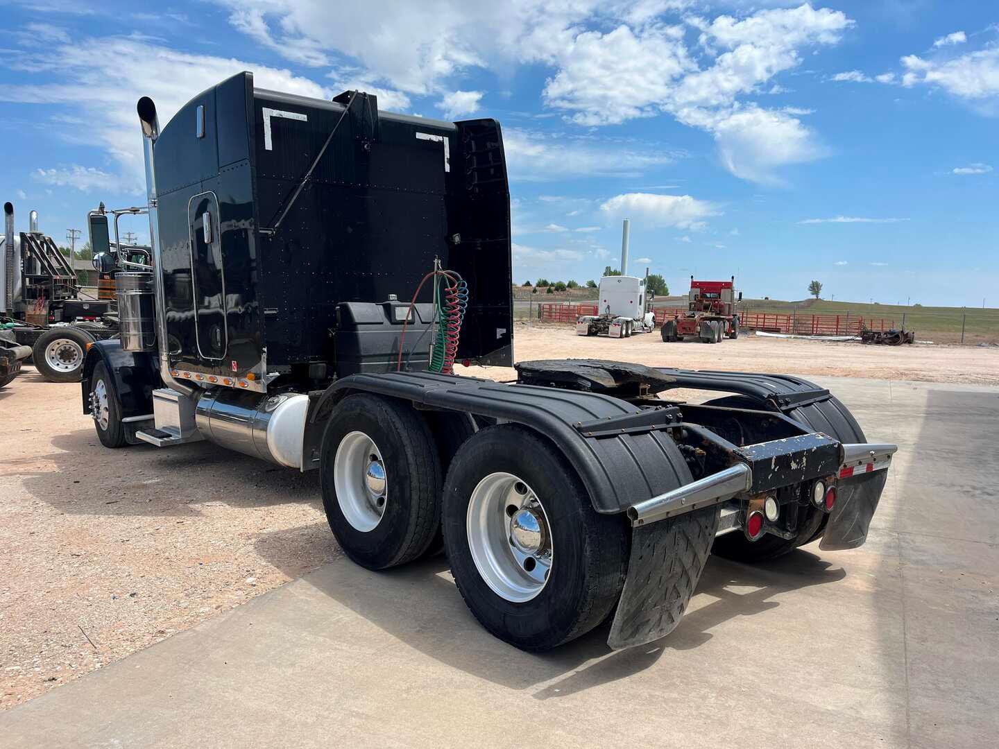 2008 PETERBILT 388