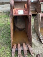 HENSLEY  22” TRACKHOE BUCKET