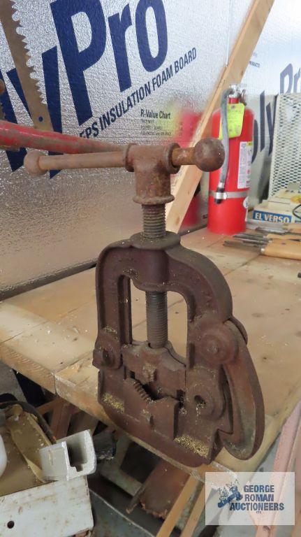 Reed Manufacturing Company pipe vise. Bring tools for removal.