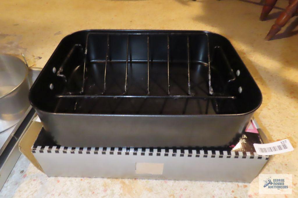 Culinary Essentials non-stick turkey roaster with box