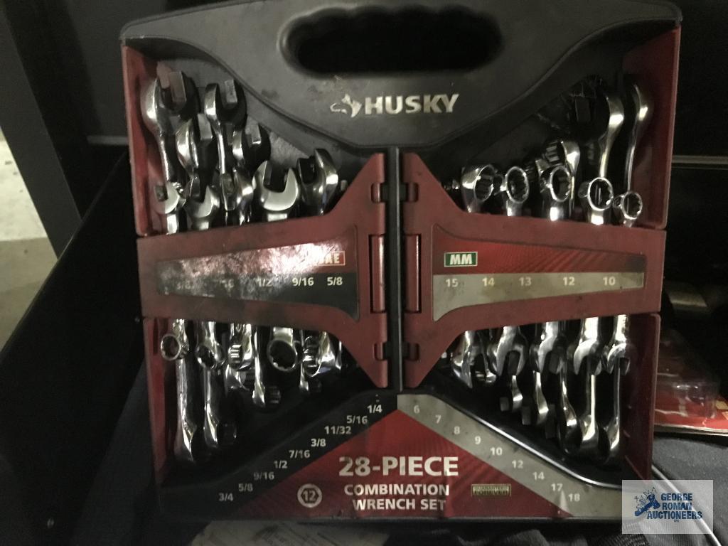 HUSKY TOOL CABINET AND CONTENTS