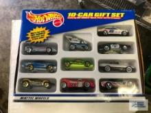 HOT WHEELS, SET OF TEN. SEE PICTURES FOR TYPE AND MODELS.