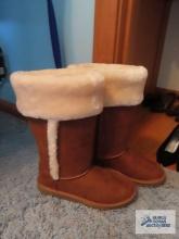 Winter boots size 7