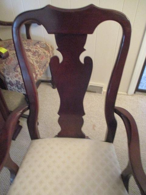 Vaughn Bassett Dining Room Table with Six Chairs