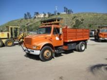 2000 International 4900 S/A Debris Dump Truck,