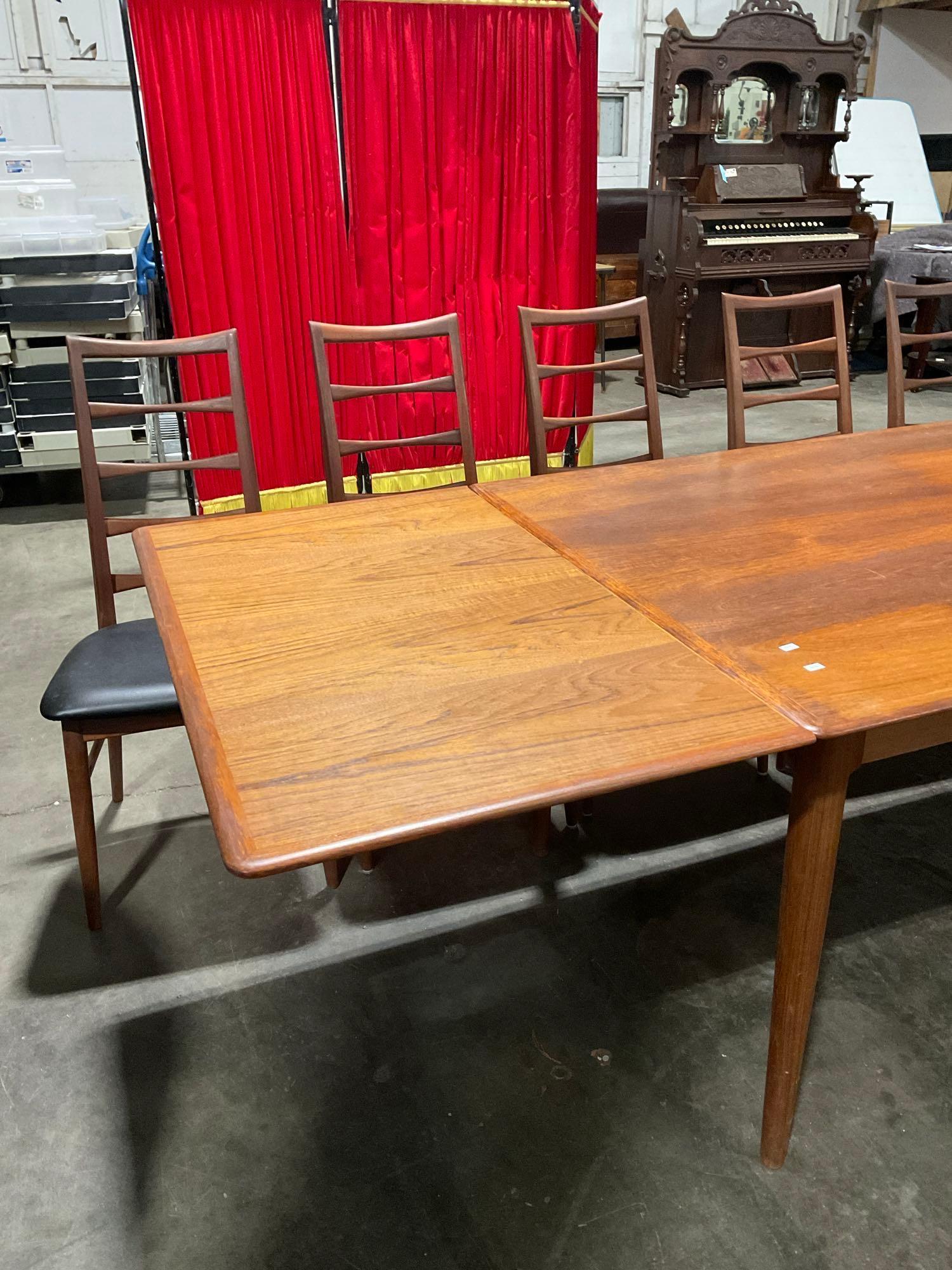 Vintage Mid-Century Modern Danish M M Moreddi Teak Expanding Dining Table w/ 6 Teak Chairs. See